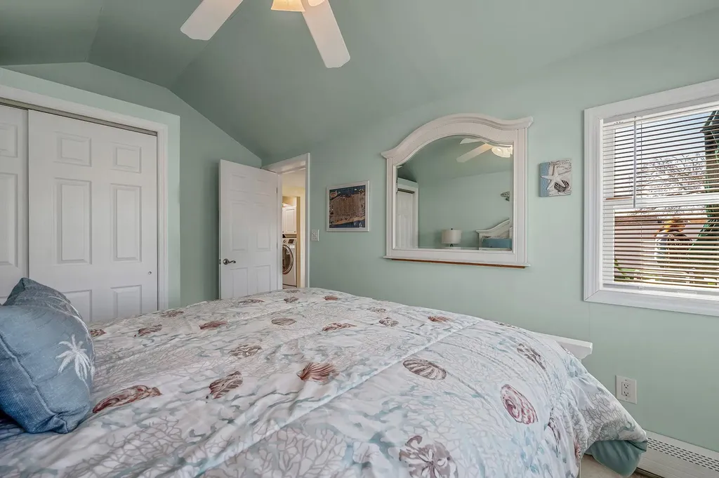 320 East Drive Copiague NY 11726