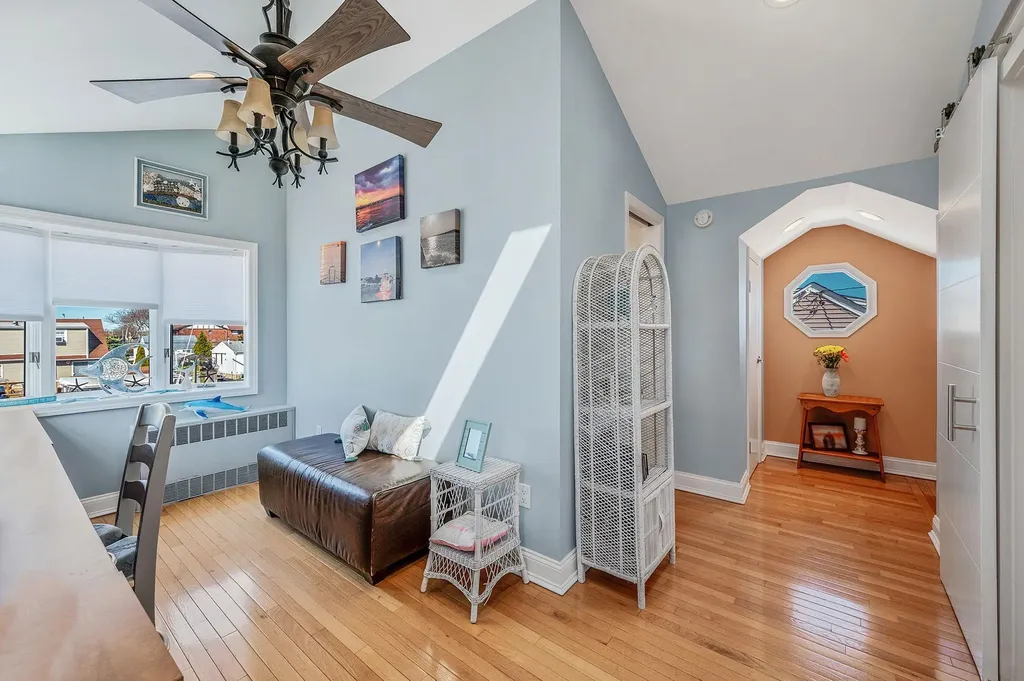 320 East Drive Copiague NY 11726