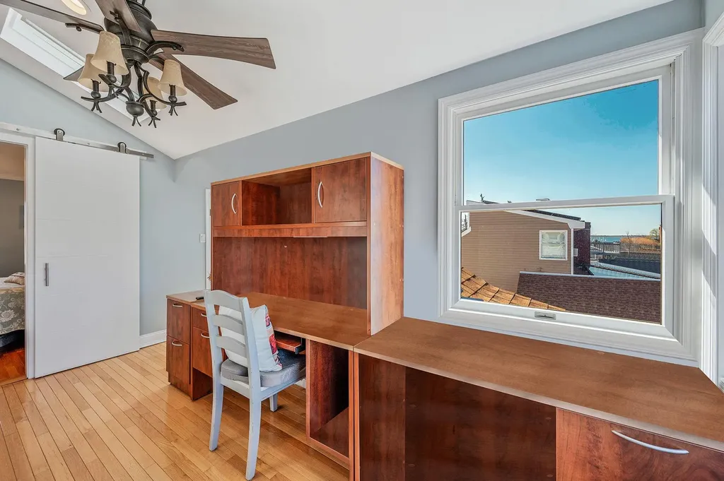 320 East Drive Copiague NY 11726