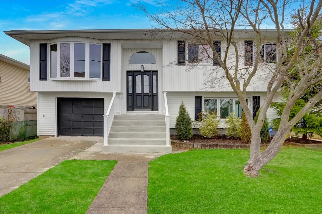 338 S Brookside Avenue Freeport NY 11520