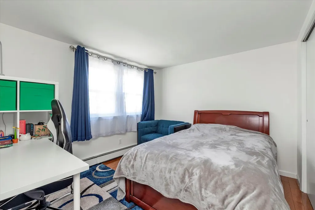 10 Post Street Glen Head NY 11545