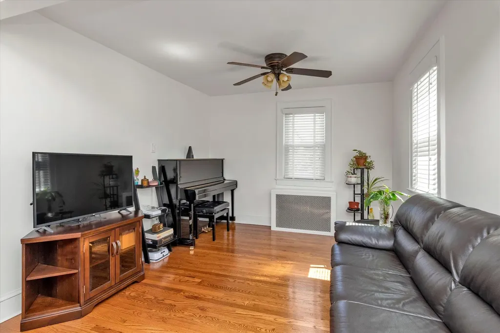 10 Post Street Glen Head NY 11545