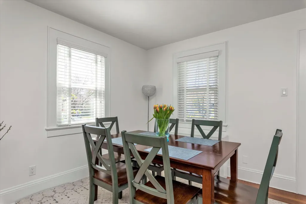 10 Post Street Glen Head NY 11545
