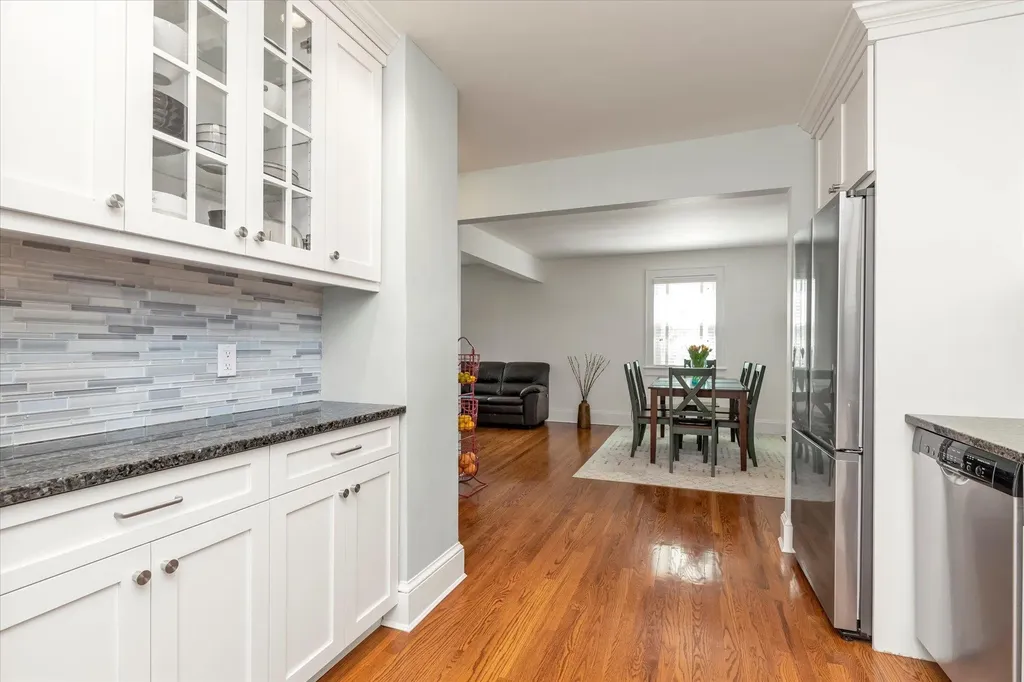 10 Post Street Glen Head NY 11545