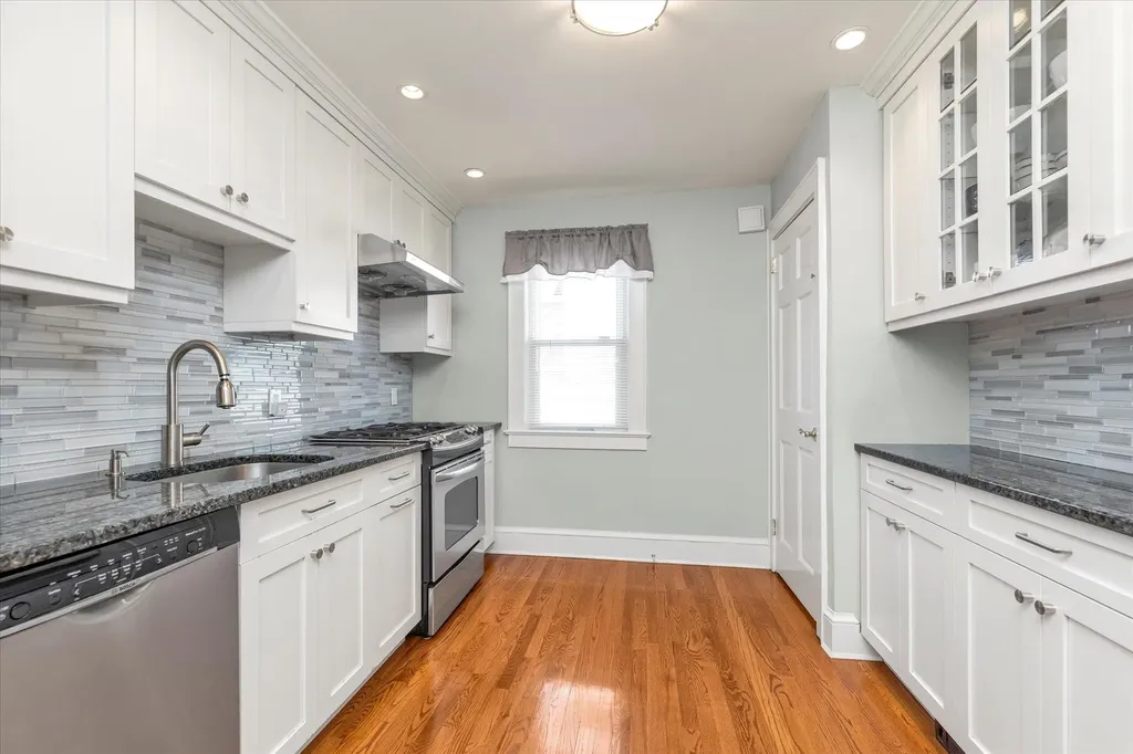 10 Post Street Glen Head NY 11545
