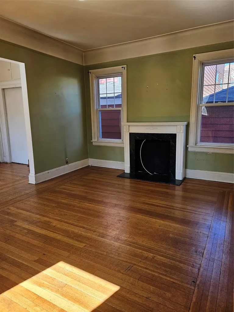 182 Parkway N Yonkers NY 10704