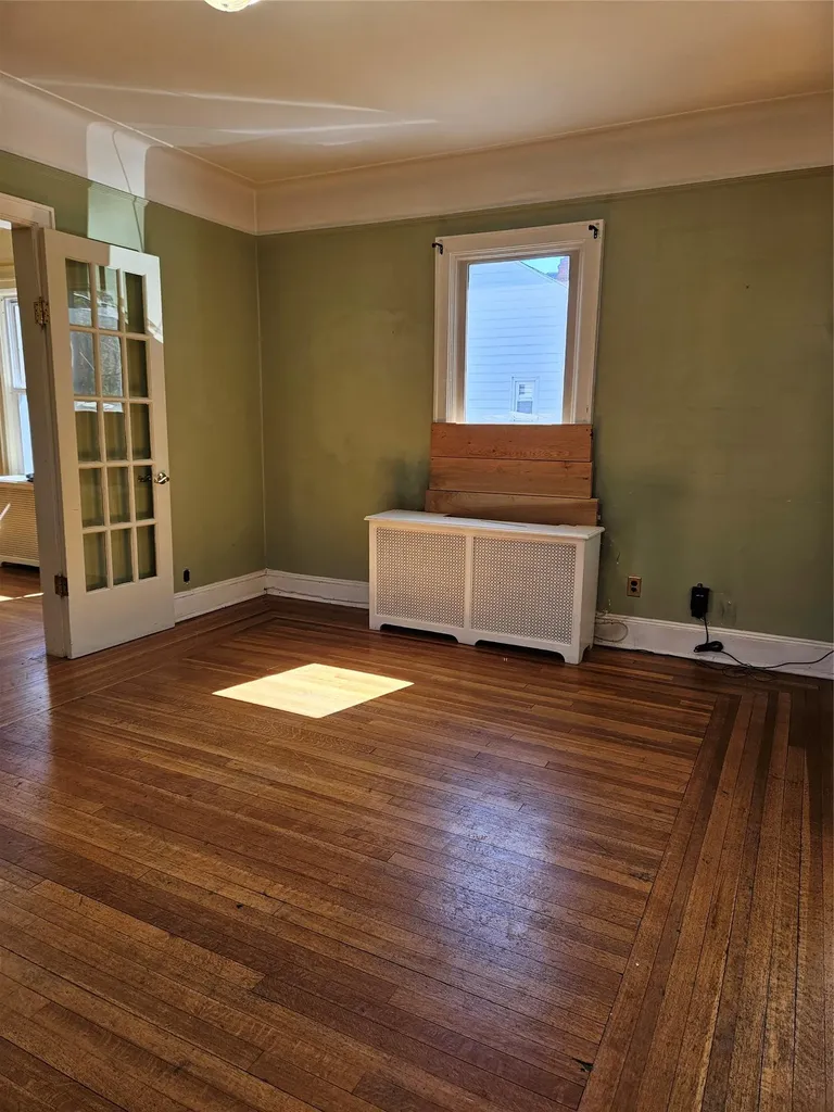 182 Parkway N Yonkers NY 10704