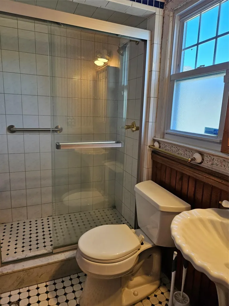 182 Parkway N Yonkers NY 10704