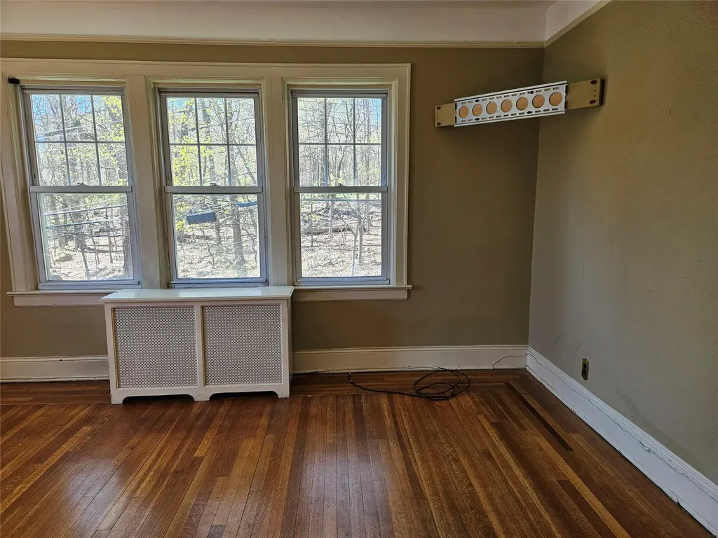 182 Parkway N Yonkers NY 10704