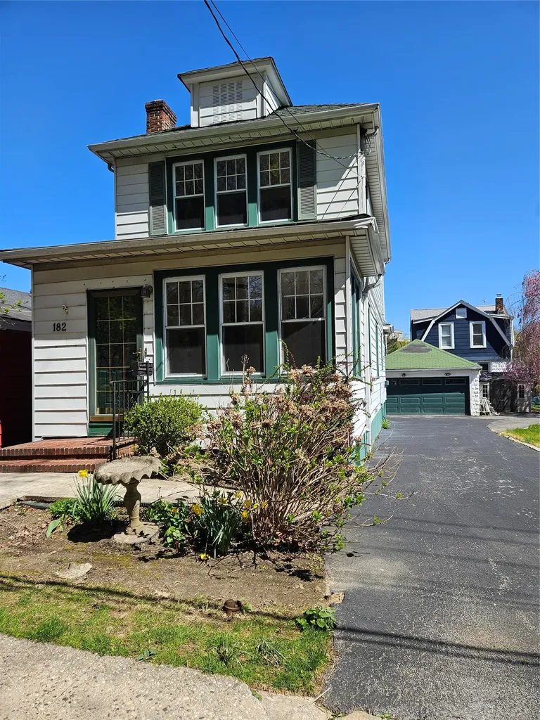 182 Parkway N Yonkers NY 10704