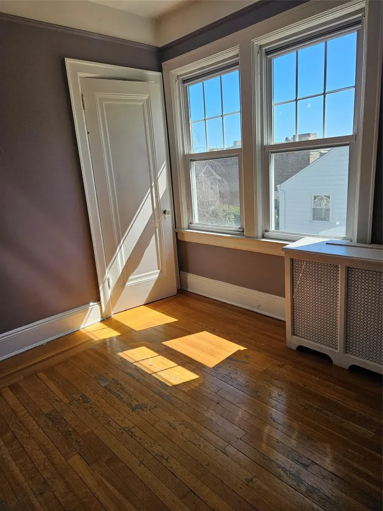 182 Parkway N Yonkers NY 10704