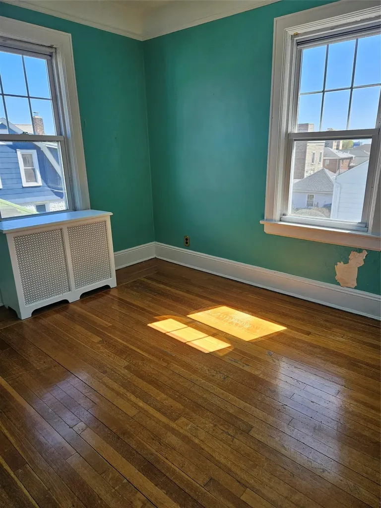 182 Parkway N Yonkers NY 10704