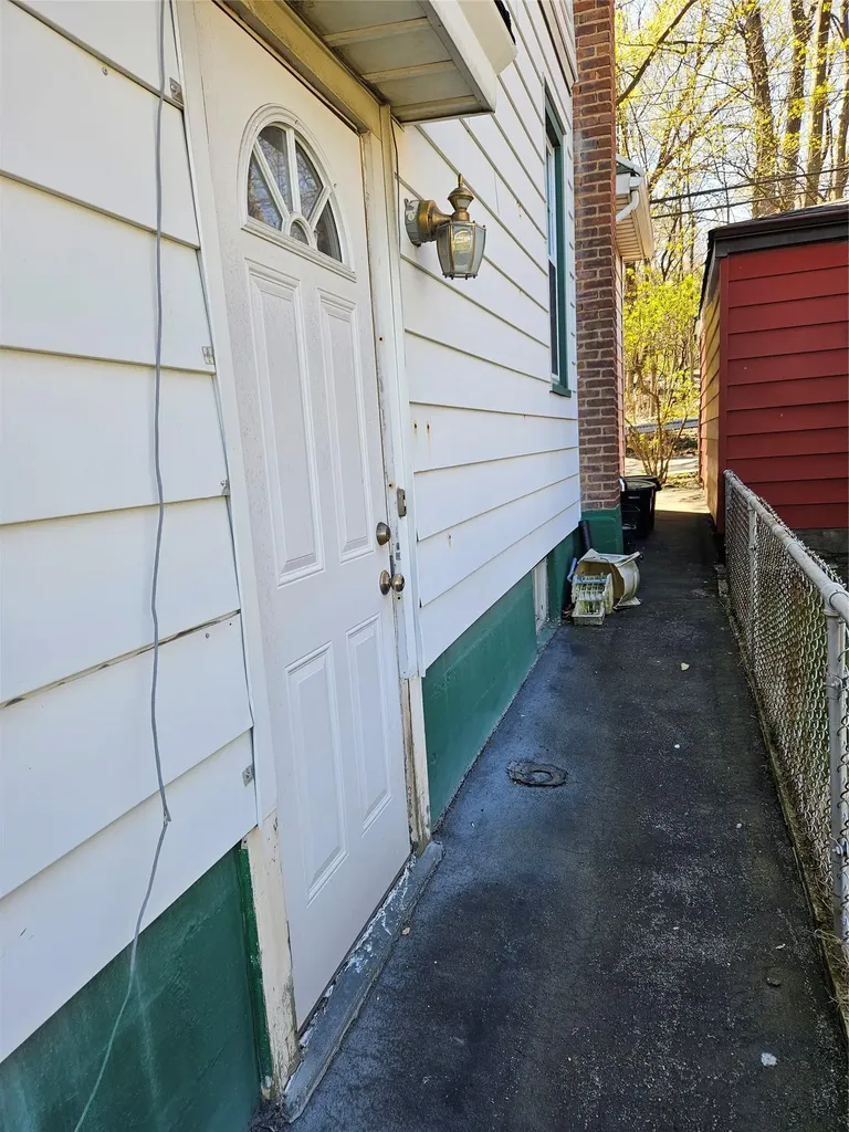 182 Parkway N Yonkers NY 10704