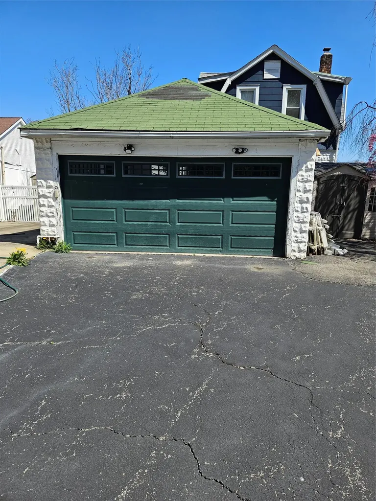 182 Parkway N Yonkers NY 10704