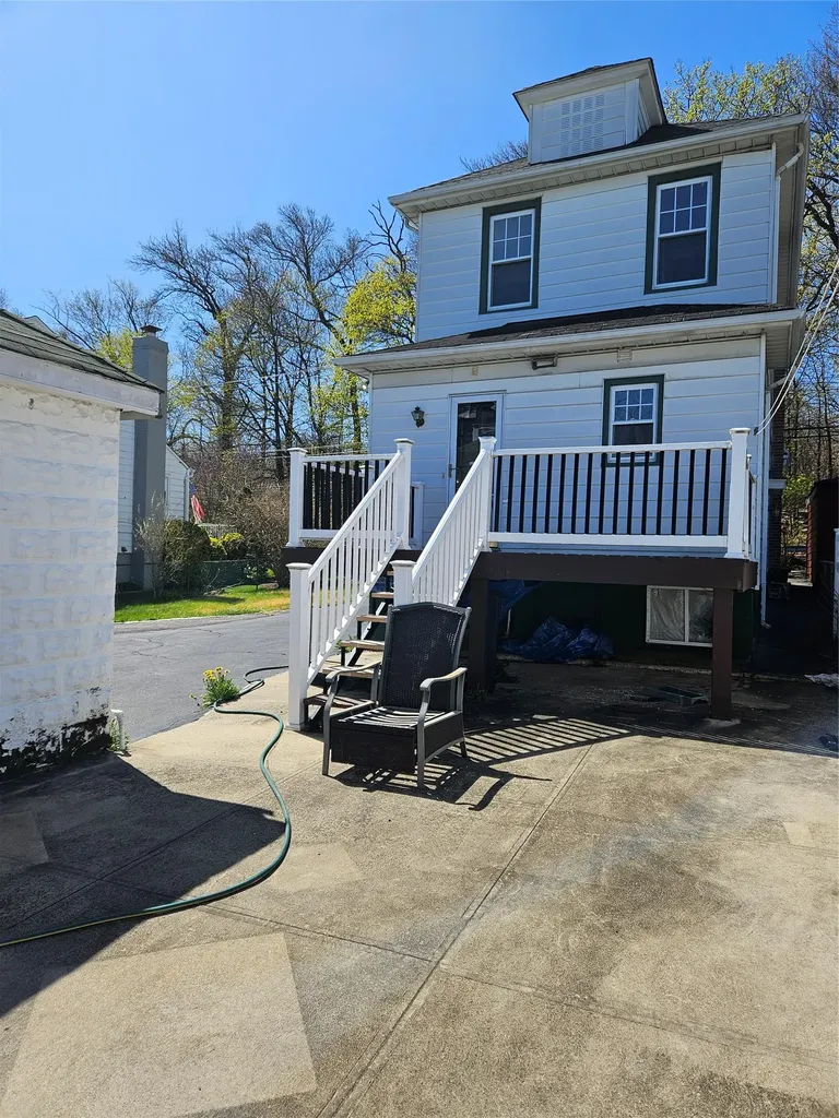 182 Parkway N Yonkers NY 10704