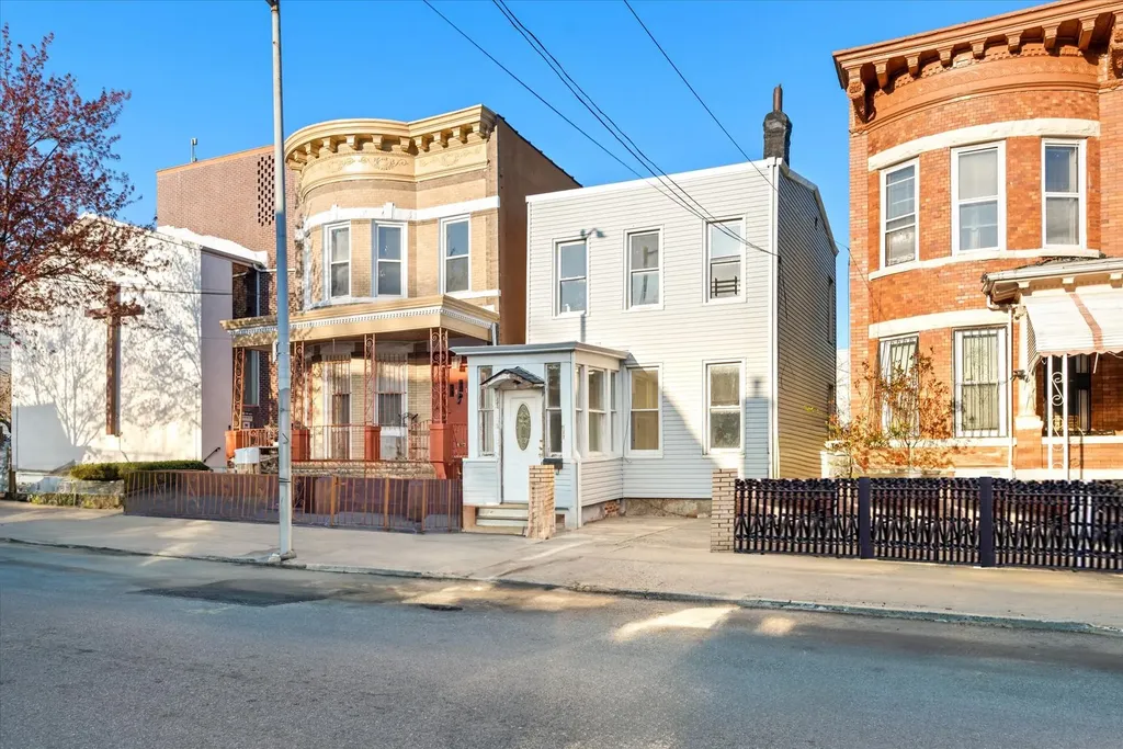 117 Highland Place Brooklyn NY 11208