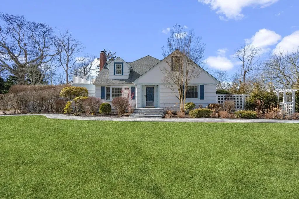 2 Livingston Road Bellport Village NY 11713