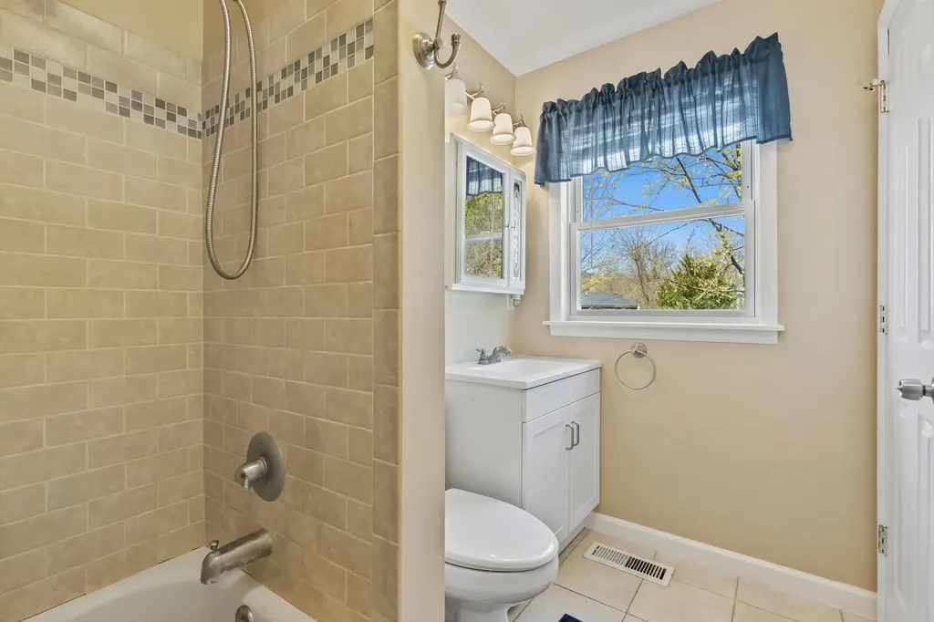 53 Fairfax Road Fishkill NY 12524