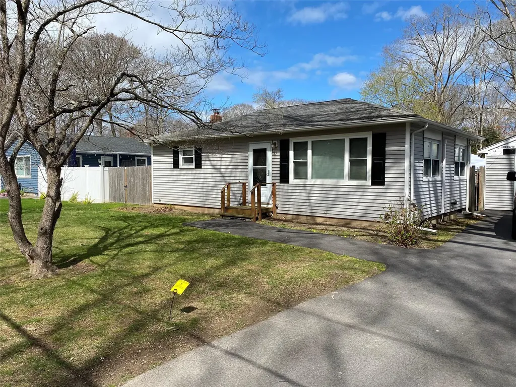 33 Pine Cone Street Middle Island NY 11953