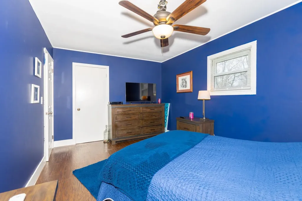 33 Pine Cone Street Middle Island NY 11953