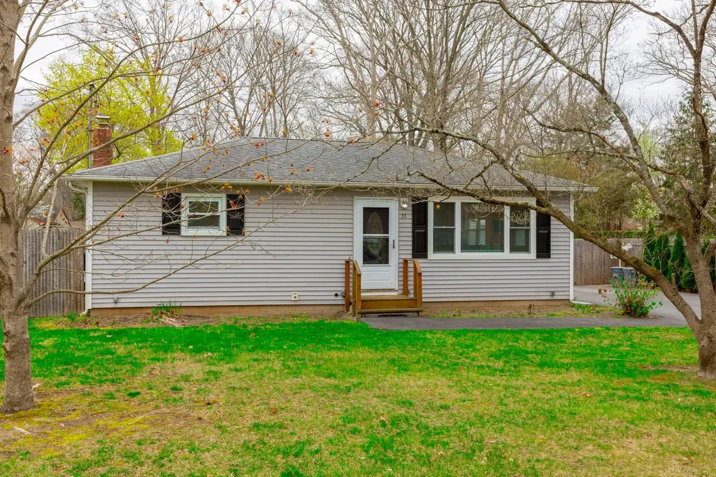 33 Pine Cone Street Middle Island NY 11953