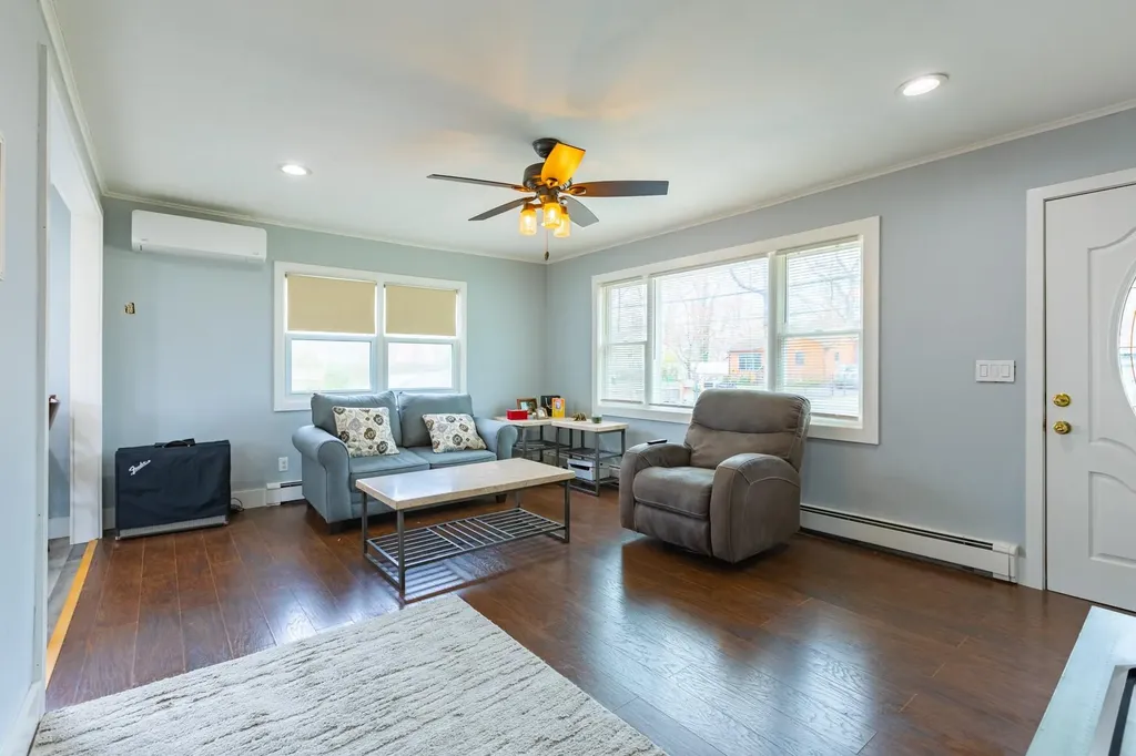 33 Pine Cone Street Middle Island NY 11953