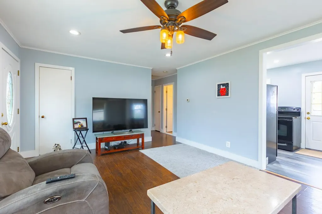 33 Pine Cone Street Middle Island NY 11953