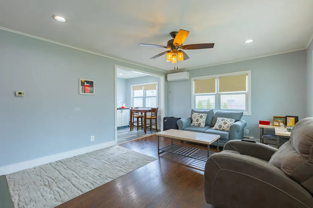 33 Pine Cone Street Middle Island NY 11953