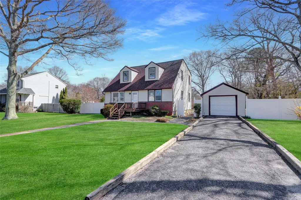 19 Stackyard Drive Mastic Beach NY 11951