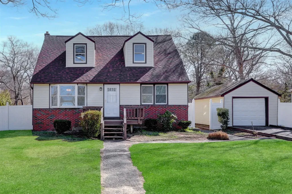 19 Stackyard Drive Mastic Beach NY 11951
