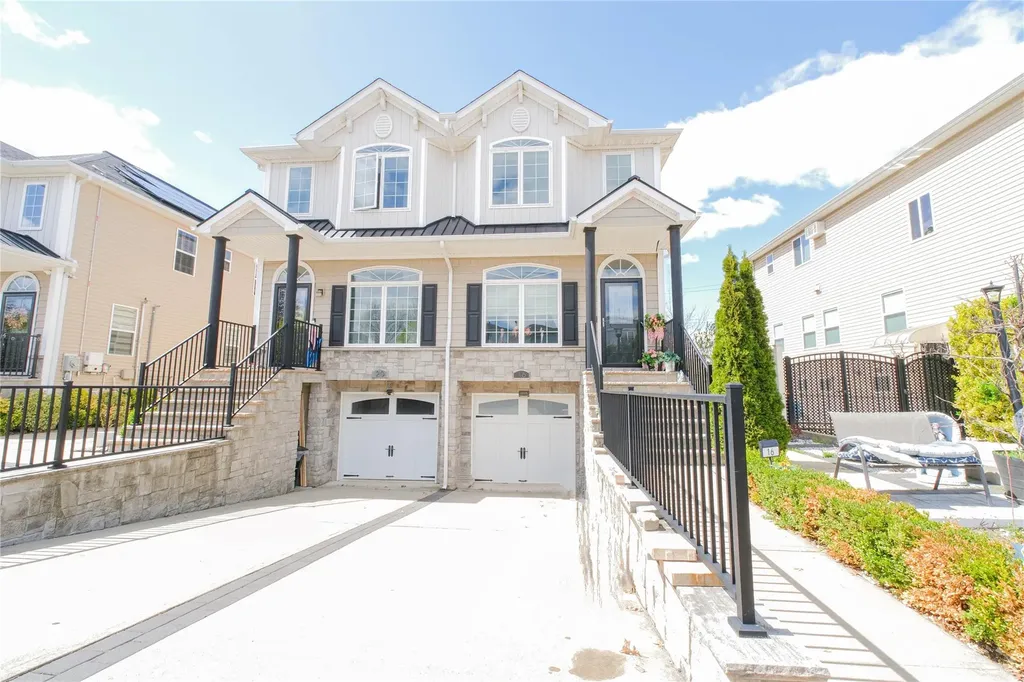 16 Berkshire Lane Staten Island NY 10309