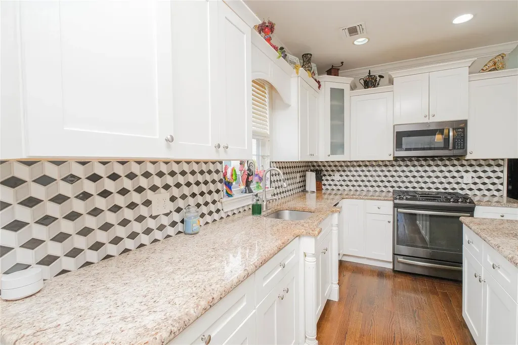 16 Berkshire Lane Staten Island NY 10309