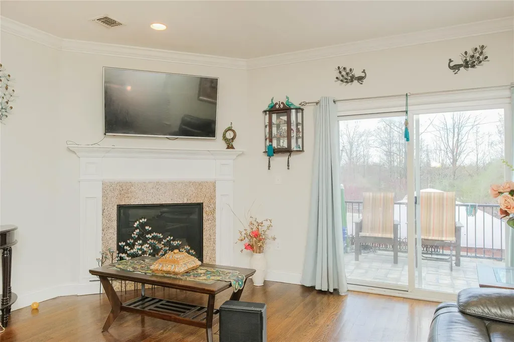 16 Berkshire Lane Staten Island NY 10309