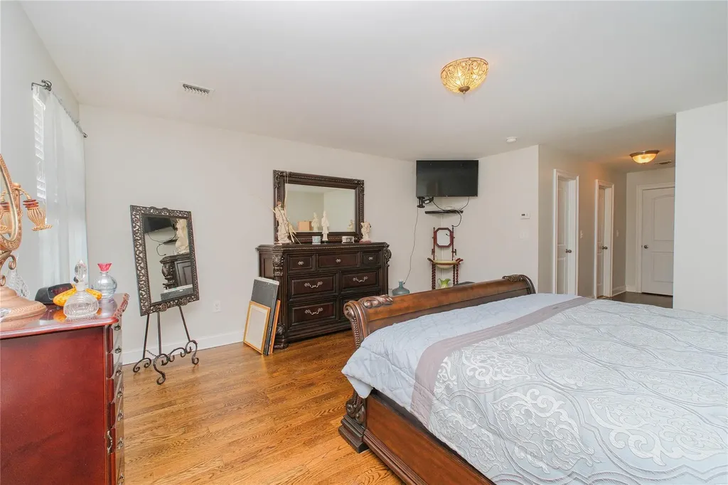 16 Berkshire Lane Staten Island NY 10309