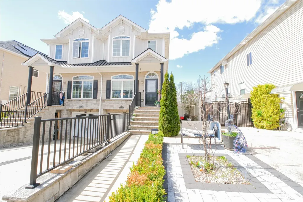 16 Berkshire Lane Staten Island NY 10309