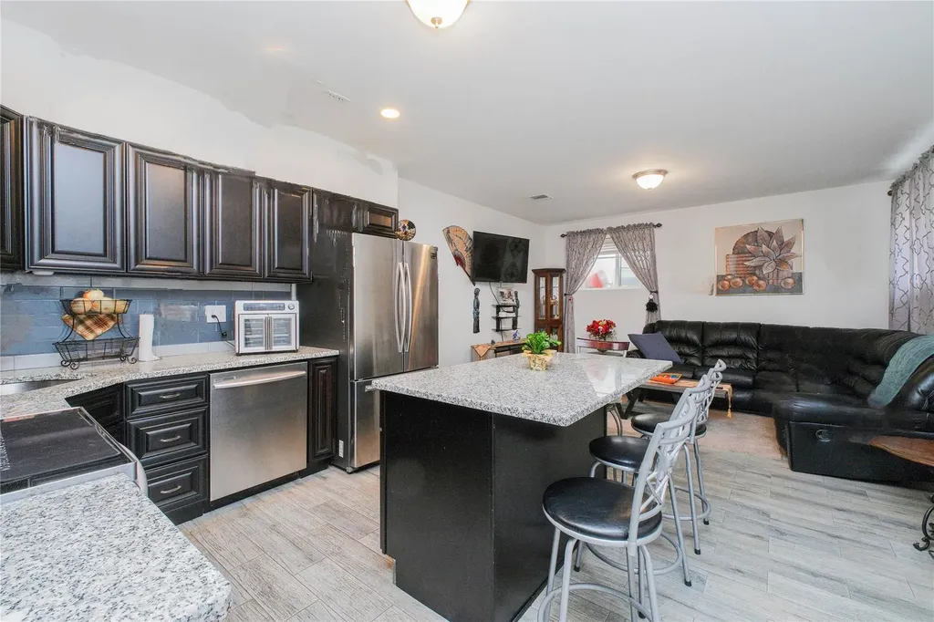 16 Berkshire Lane Staten Island NY 10309