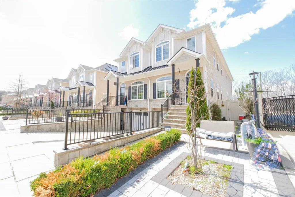 16 Berkshire Lane Staten Island NY 10309