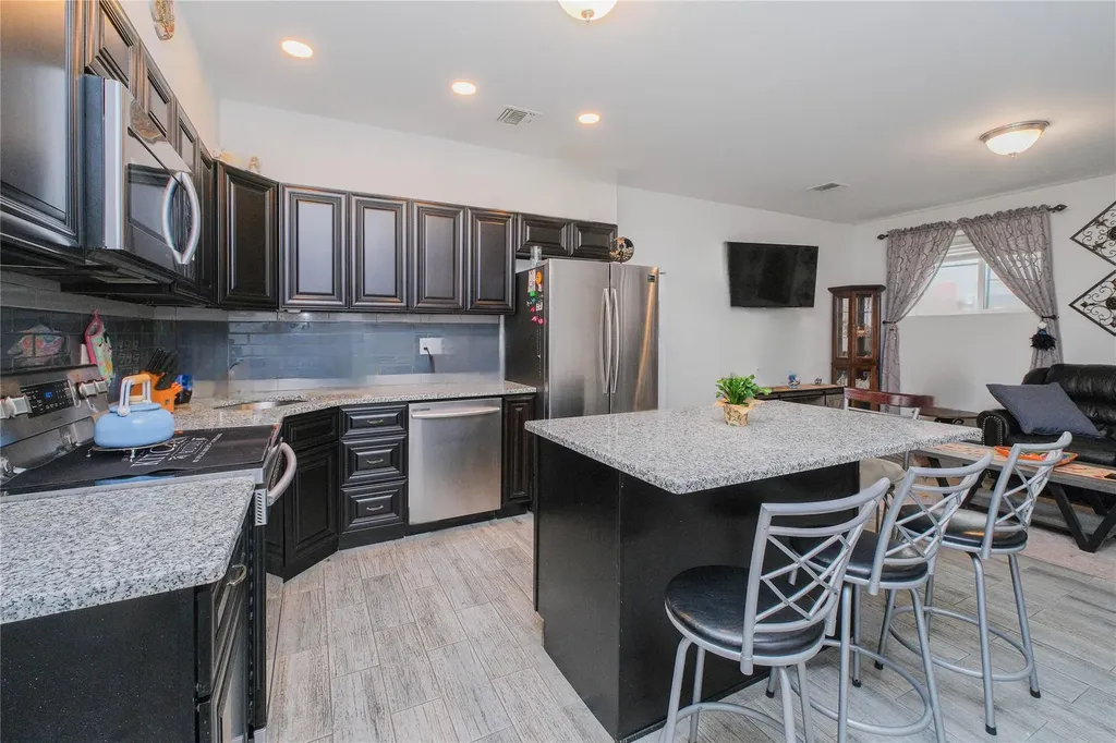 16 Berkshire Lane Staten Island NY 10309