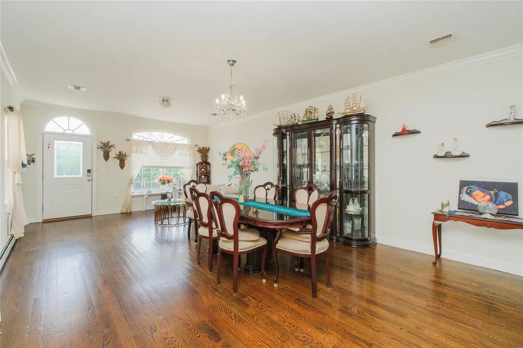 16 Berkshire Lane Staten Island NY 10309