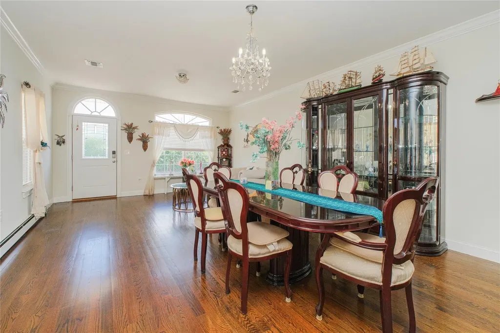 16 Berkshire Lane Staten Island NY 10309