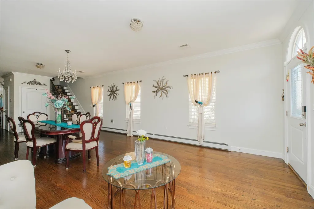 16 Berkshire Lane Staten Island NY 10309