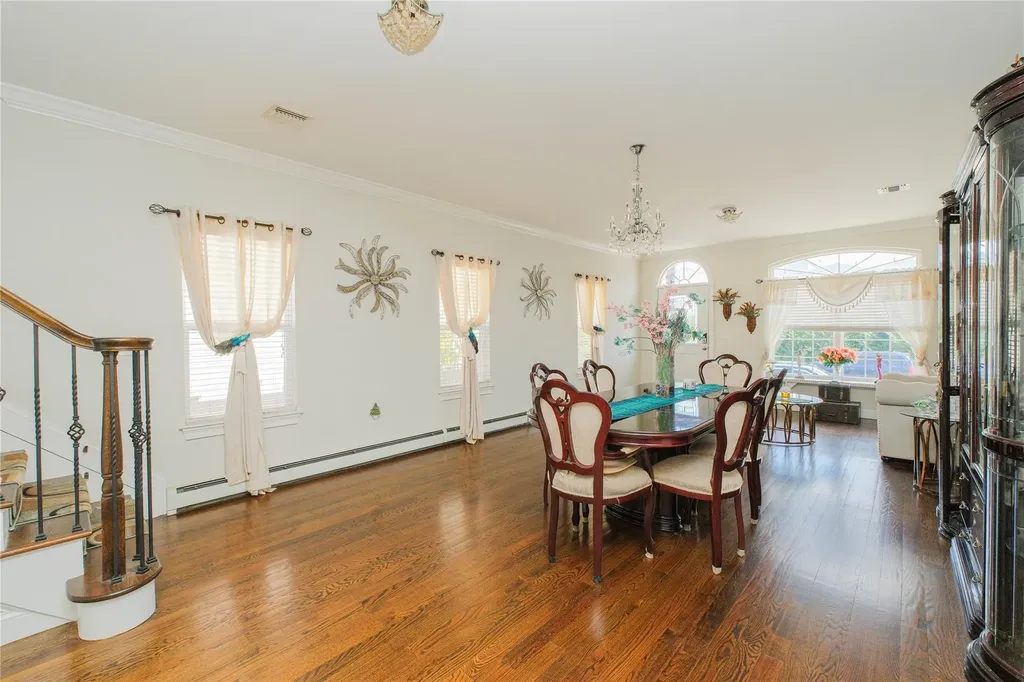 16 Berkshire Lane Staten Island NY 10309