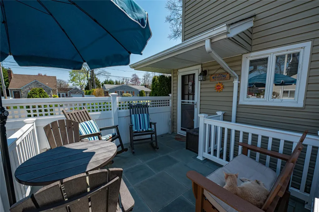 529 Myrtle Avenue West Islip NY 11795