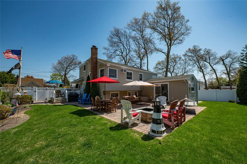 529 Myrtle Avenue West Islip NY 11795