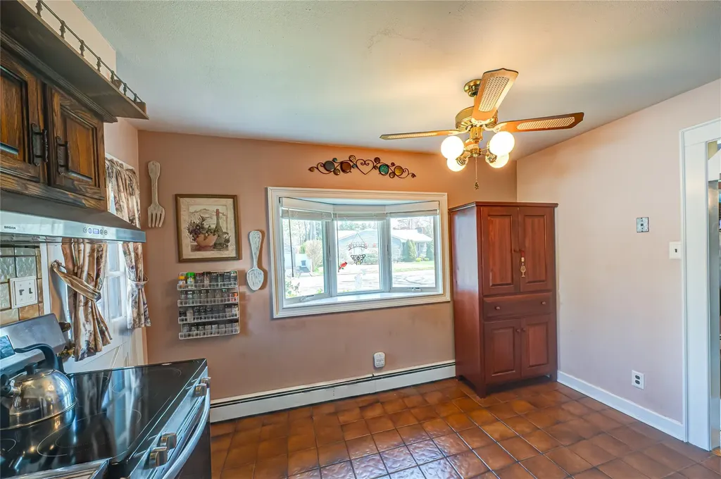 529 Myrtle Avenue West Islip NY 11795