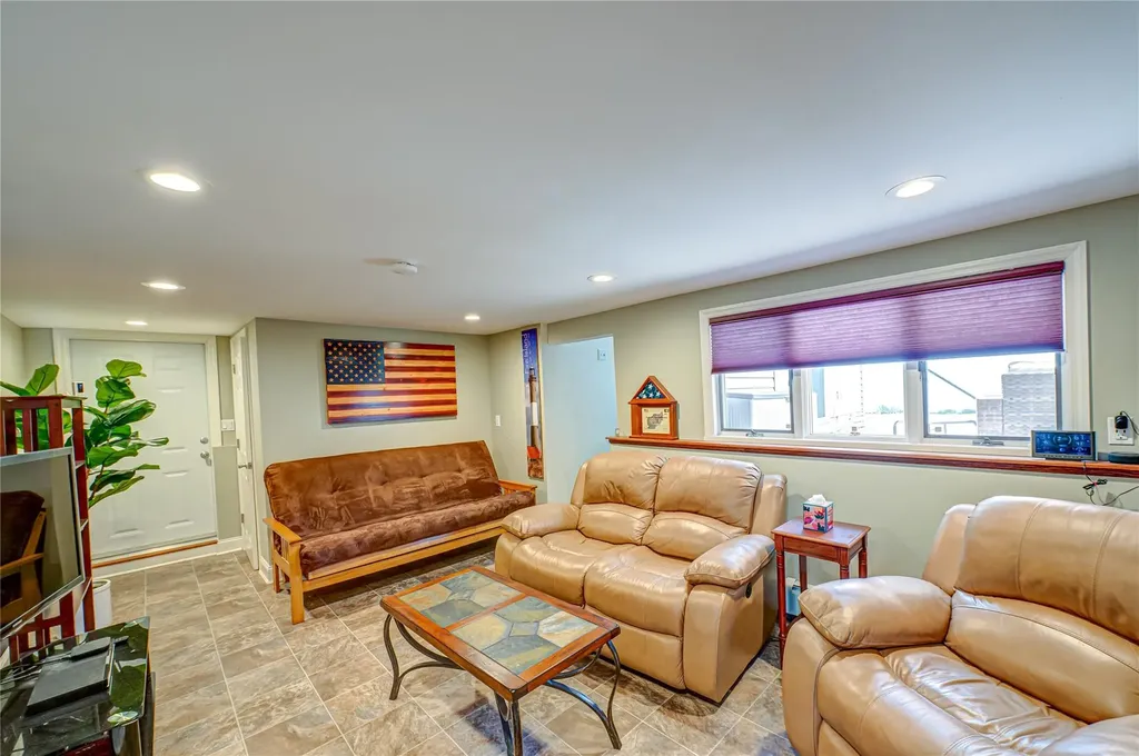 529 Myrtle Avenue West Islip NY 11795