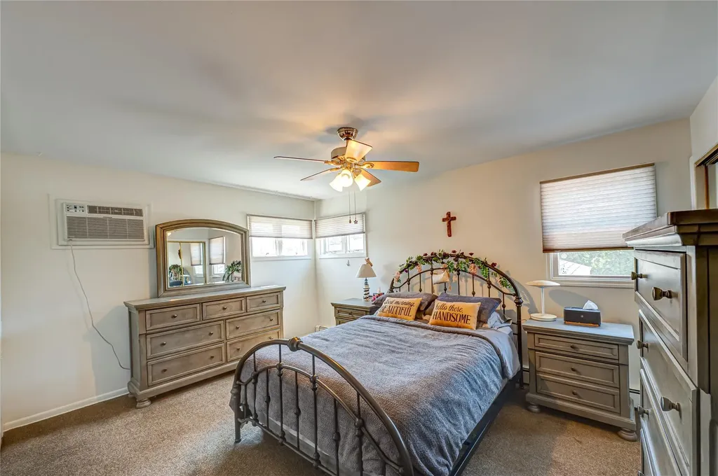 529 Myrtle Avenue West Islip NY 11795