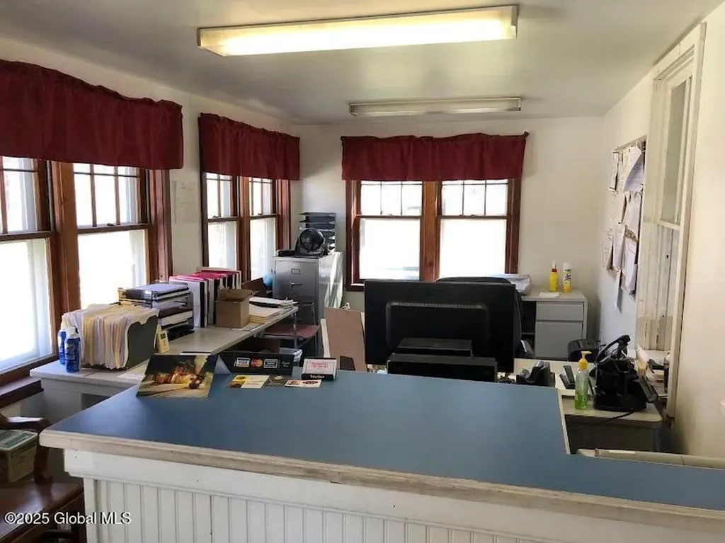 21920 Ny-22 Call Listing Agent NY 12090