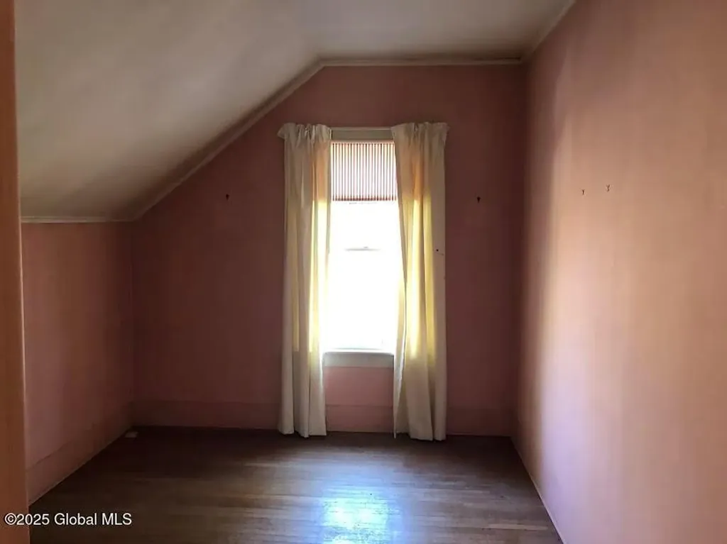 21920 Ny-22 Call Listing Agent NY 12090