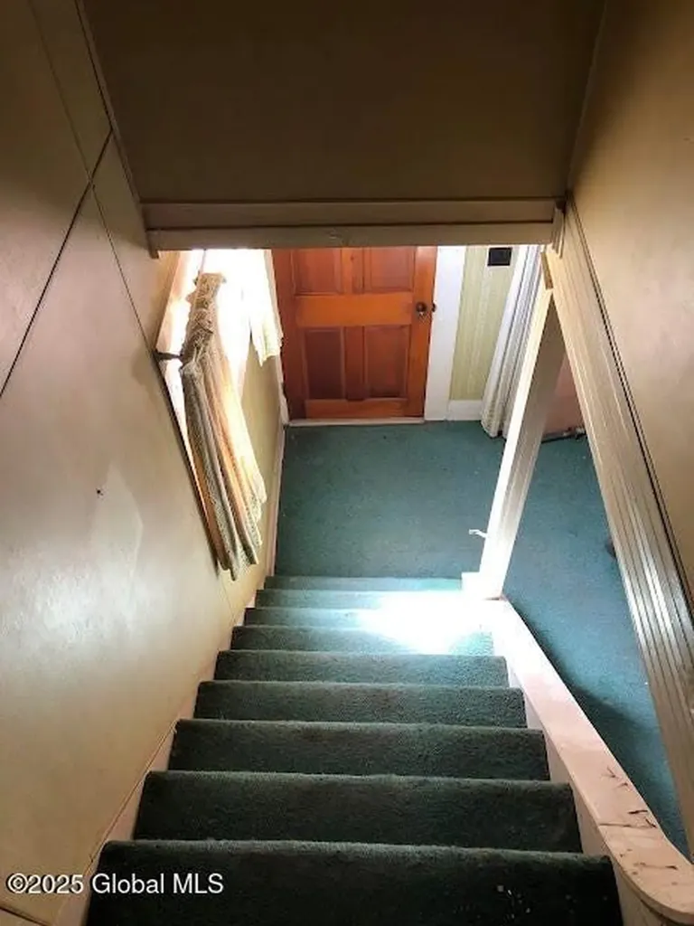 21920 Ny-22 Call Listing Agent NY 12090